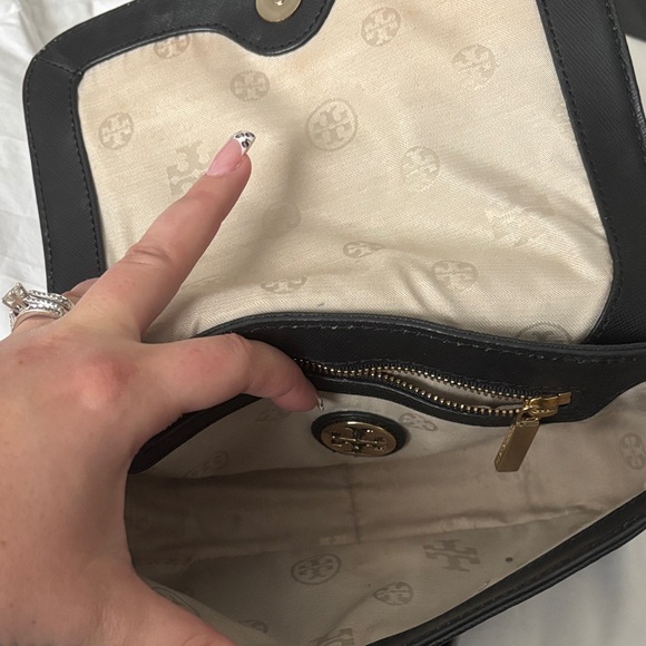 Tory Burch Black Miller Crossbody Bag - Picture 12 of 13